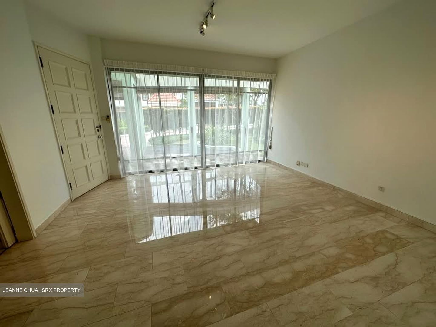 Brentwood (D9), Terrace #596423731